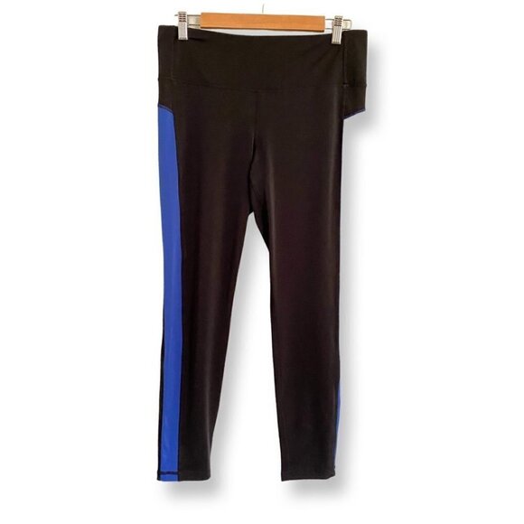 Amazon Essentials Women’s Performance Mid-Rise 7/8 Length Legging. Size Medium - Picture 2 of 7